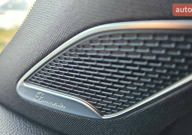 Червоний Мерседес GLB-Class, об'ємом двигуна 1.99 л та пробігом 24 тис. км за 77000 $, фото 22 на Automoto.ua