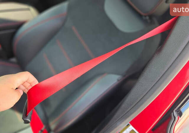 Червоний Мерседес GLB-Class, об'ємом двигуна 1.99 л та пробігом 24 тис. км за 77000 $, фото 66 на Automoto.ua