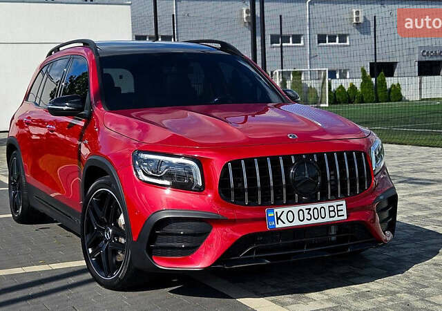 Червоний Мерседес GLB-Class, об'ємом двигуна 1.99 л та пробігом 24 тис. км за 77000 $, фото 4 на Automoto.ua