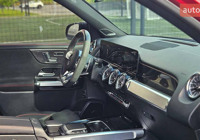 Червоний Мерседес GLB-Class, об'ємом двигуна 1.99 л та пробігом 24 тис. км за 77000 $, фото 55 на Automoto.ua