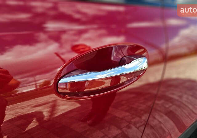 Червоний Мерседес GLB-Class, об'ємом двигуна 1.99 л та пробігом 24 тис. км за 77000 $, фото 59 на Automoto.ua