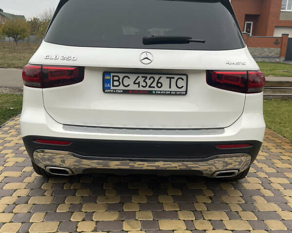 Мерседес GLB-Class, об'ємом двигуна 2 л та пробігом 90 тис. км за 27000 $, фото 7 на Automoto.ua