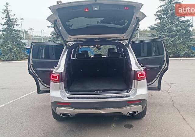 Серый Мерседес GLB-Class, объемом двигателя 2 л и пробегом 84 тыс. км за 31700 $, фото 107 на Automoto.ua