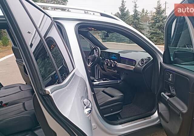 Серый Мерседес GLB-Class, объемом двигателя 2 л и пробегом 84 тыс. км за 31700 $, фото 111 на Automoto.ua