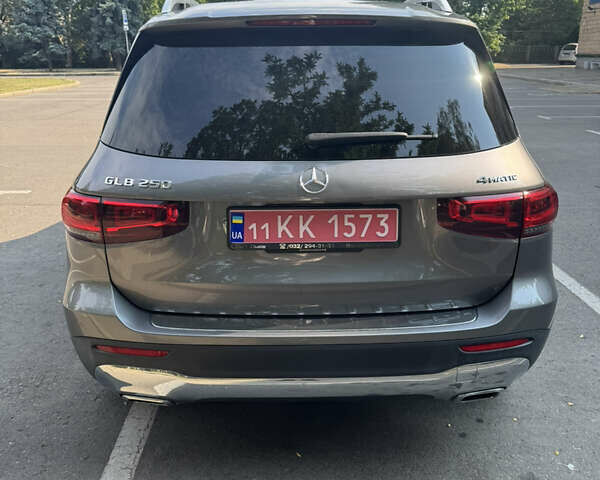 Серый Мерседес GLB-Class, объемом двигателя 1.99 л и пробегом 74 тыс. км за 27950 $, фото 7 на Automoto.ua