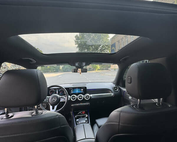 Сірий Мерседес GLB-Class, об'ємом двигуна 1.99 л та пробігом 77 тис. км за 26950 $, фото 12 на Automoto.ua