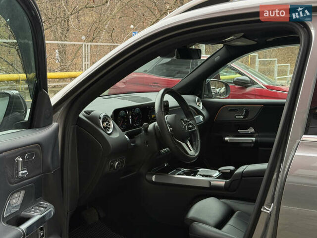 Серый Мерседес GLB-Class, объемом двигателя 1.99 л и пробегом 75 тыс. км за 28900 $, фото 24 на Automoto.ua