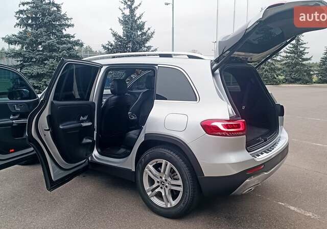 Серый Мерседес GLB-Class, объемом двигателя 2 л и пробегом 84 тыс. км за 31700 $, фото 106 на Automoto.ua