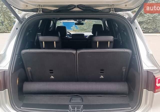 Серый Мерседес GLB-Class, объемом двигателя 2 л и пробегом 84 тыс. км за 31700 $, фото 75 на Automoto.ua