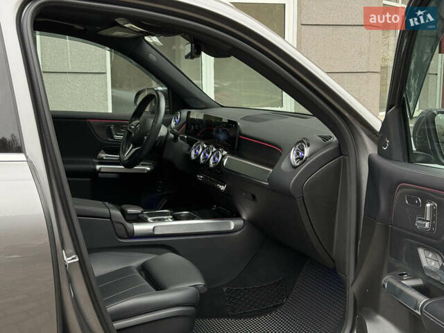 Серый Мерседес GLB-Class, объемом двигателя 1.99 л и пробегом 75 тыс. км за 28900 $, фото 9 на Automoto.ua