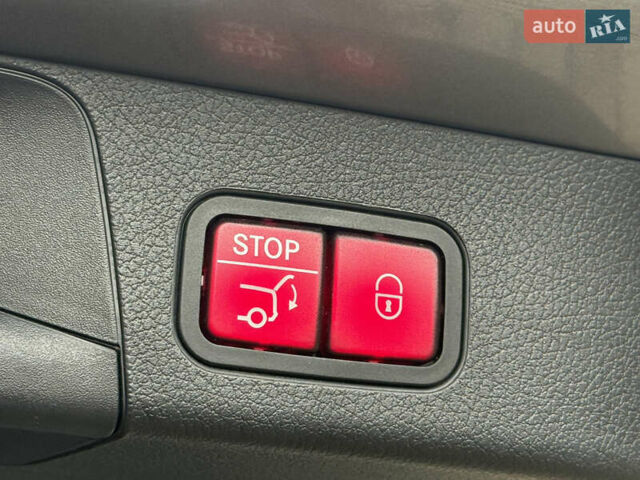 Серый Мерседес GLB-Class, объемом двигателя 1.99 л и пробегом 75 тыс. км за 28900 $, фото 26 на Automoto.ua