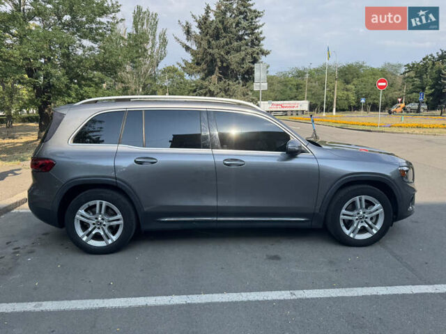 Сірий Мерседес GLB-Class, об'ємом двигуна 1.99 л та пробігом 77 тис. км за 26950 $, фото 5 на Automoto.ua