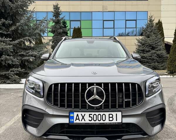 Сірий Мерседес GLB-Class, об'ємом двигуна 1.99 л та пробігом 86 тис. км за 35800 $, фото 3 на Automoto.ua