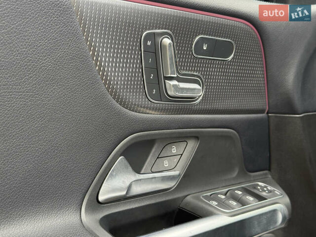 Серый Мерседес GLB-Class, объемом двигателя 1.99 л и пробегом 75 тыс. км за 28900 $, фото 27 на Automoto.ua