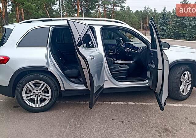 Серый Мерседес GLB-Class, объемом двигателя 2 л и пробегом 84 тыс. км за 31700 $, фото 84 на Automoto.ua