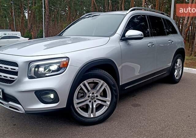 Серый Мерседес GLB-Class, объемом двигателя 2 л и пробегом 84 тыс. км за 31700 $, фото 3 на Automoto.ua