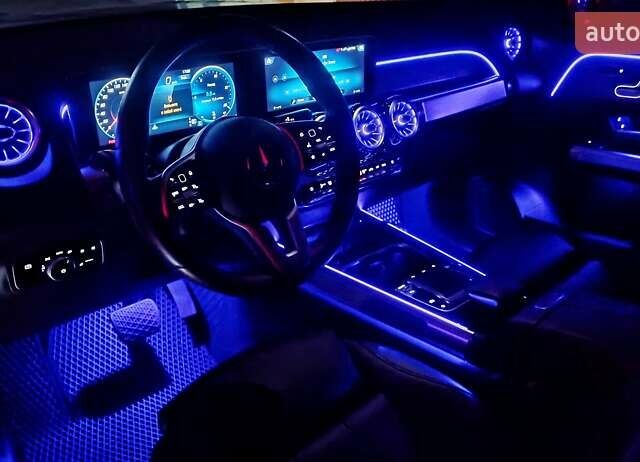 Серый Мерседес GLB-Class, объемом двигателя 2 л и пробегом 84 тыс. км за 31700 $, фото 17 на Automoto.ua