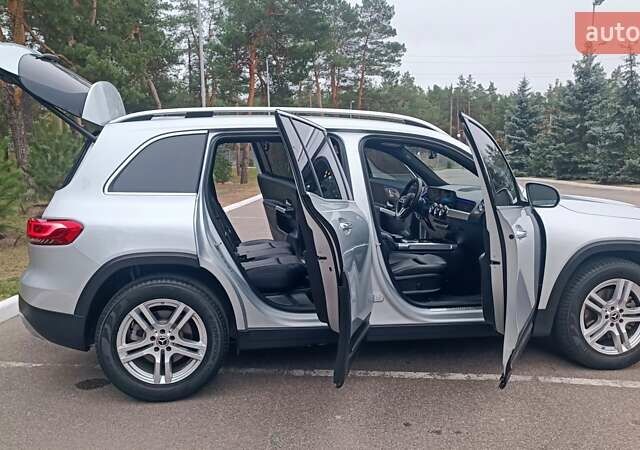 Серый Мерседес GLB-Class, объемом двигателя 2 л и пробегом 84 тыс. км за 31700 $, фото 109 на Automoto.ua