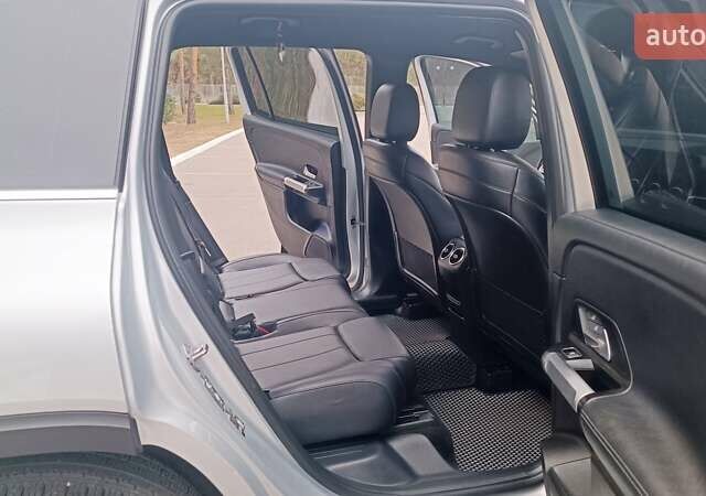 Серый Мерседес GLB-Class, объемом двигателя 2 л и пробегом 84 тыс. км за 31700 $, фото 110 на Automoto.ua