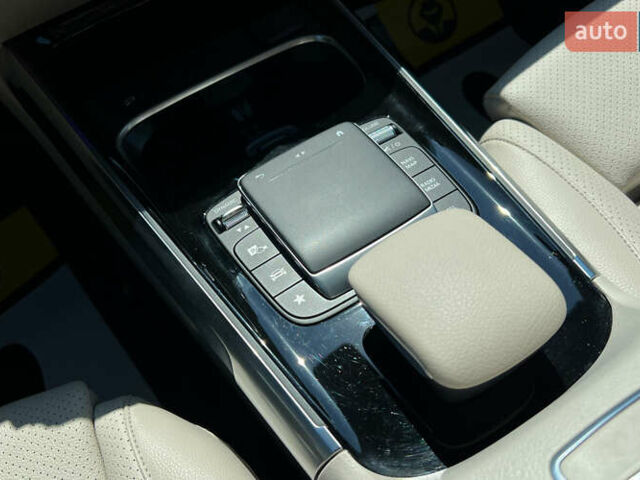 Серый Мерседес GLB-Class, объемом двигателя 2 л и пробегом 21 тыс. км за 33900 $, фото 16 на Automoto.ua