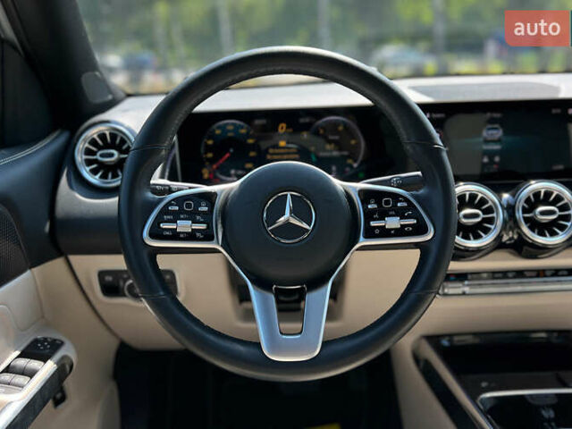 Серый Мерседес GLB-Class, объемом двигателя 2 л и пробегом 21 тыс. км за 33900 $, фото 14 на Automoto.ua