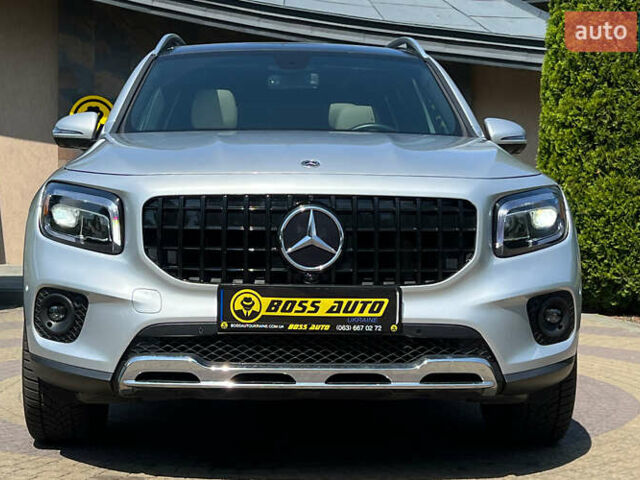 Серый Мерседес GLB-Class, объемом двигателя 2 л и пробегом 21 тыс. км за 33900 $, фото 1 на Automoto.ua