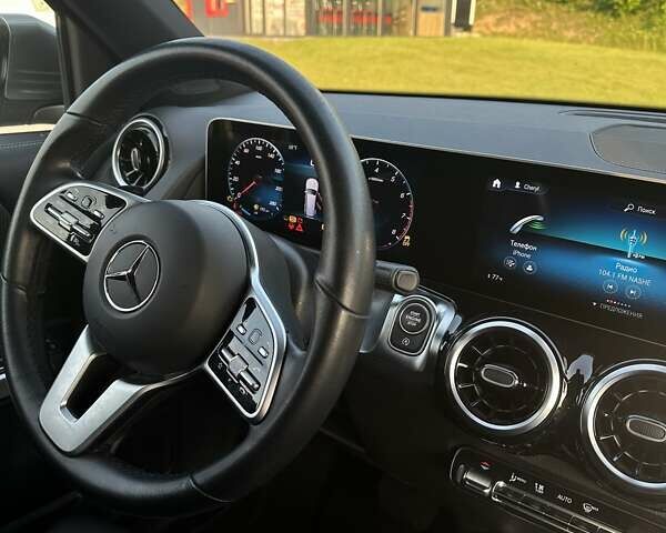 Серый Мерседес GLB-Class, объемом двигателя 1.99 л и пробегом 60 тыс. км за 30900 $, фото 45 на Automoto.ua