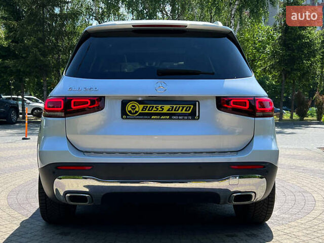 Серый Мерседес GLB-Class, объемом двигателя 2 л и пробегом 21 тыс. км за 33900 $, фото 5 на Automoto.ua