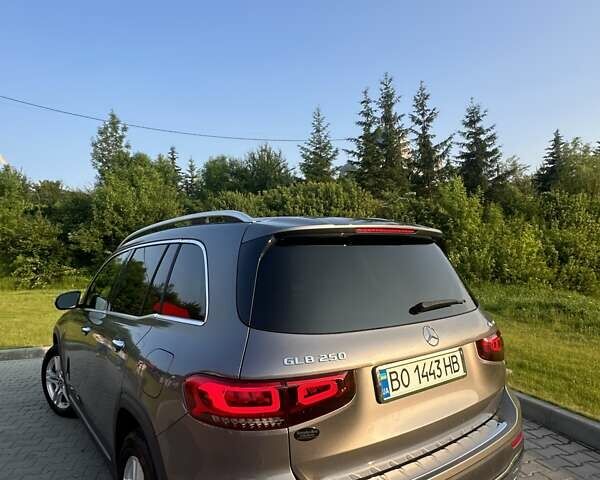 Серый Мерседес GLB-Class, объемом двигателя 1.99 л и пробегом 60 тыс. км за 30900 $, фото 37 на Automoto.ua