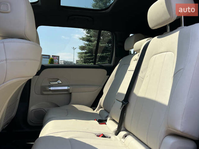 Серый Мерседес GLB-Class, объемом двигателя 2 л и пробегом 21 тыс. км за 33900 $, фото 10 на Automoto.ua