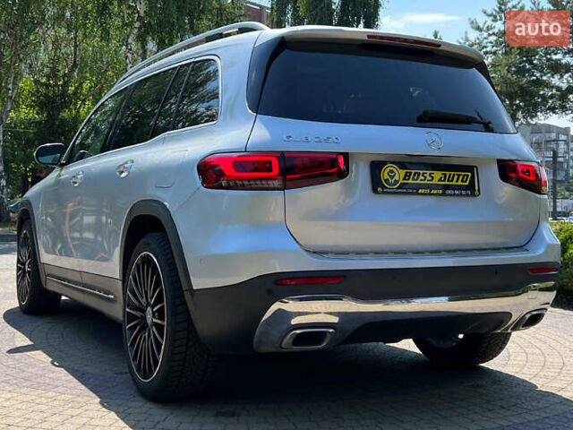 Серый Мерседес GLB-Class, объемом двигателя 2 л и пробегом 21 тыс. км за 33900 $, фото 4 на Automoto.ua