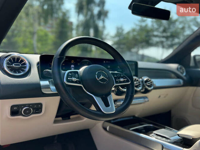 Серый Мерседес GLB-Class, объемом двигателя 2 л и пробегом 21 тыс. км за 33900 $, фото 20 на Automoto.ua