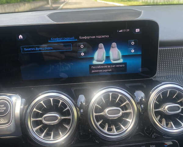 Серый Мерседес GLB-Class, объемом двигателя 1.99 л и пробегом 27 тыс. км за 37999 $, фото 37 на Automoto.ua