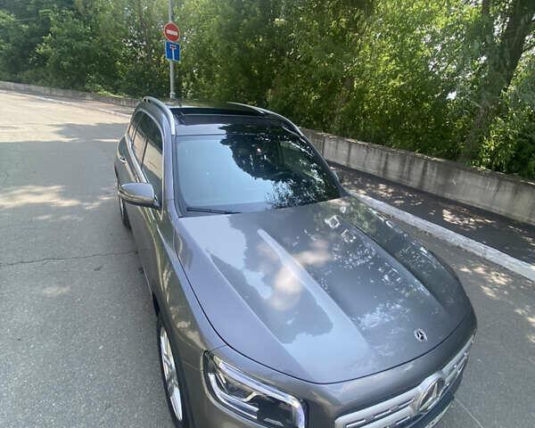 Серый Мерседес GLB-Class, объемом двигателя 1.99 л и пробегом 27 тыс. км за 37999 $, фото 13 на Automoto.ua