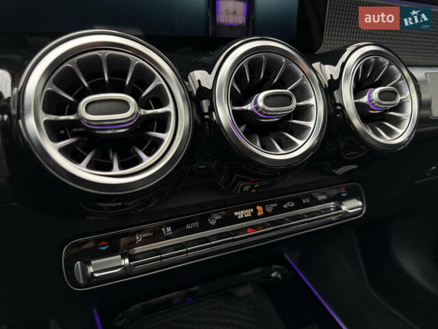 Сірий Мерседес GLB-Class, об'ємом двигуна 1.99 л та пробігом 29 тис. км за 35000 $, фото 22 на Automoto.ua