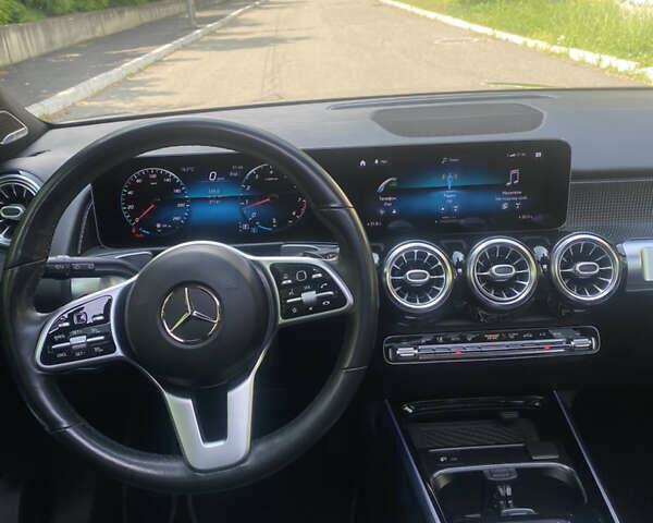 Серый Мерседес GLB-Class, объемом двигателя 1.99 л и пробегом 27 тыс. км за 37999 $, фото 50 на Automoto.ua