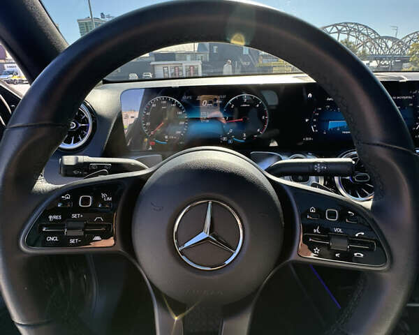 Серый Мерседес GLB-Class, объемом двигателя 1.95 л и пробегом 27 тыс. км за 37500 $, фото 10 на Automoto.ua