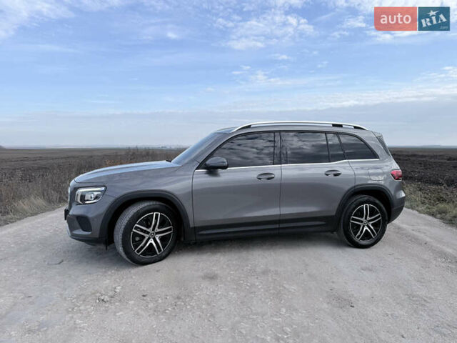 Серый Мерседес GLB-Class, объемом двигателя 1.95 л и пробегом 170 тыс. км за 30400 $, фото 4 на Automoto.ua