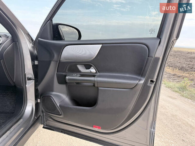 Серый Мерседес GLB-Class, объемом двигателя 1.95 л и пробегом 170 тыс. км за 30400 $, фото 25 на Automoto.ua