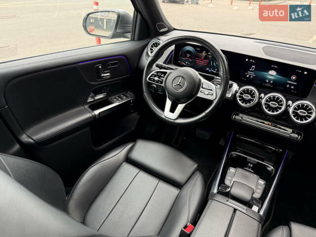 Сірий Мерседес GLB-Class, об'ємом двигуна 1.99 л та пробігом 29 тис. км за 35000 $, фото 16 на Automoto.ua