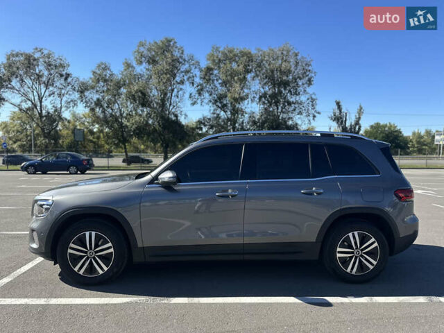 Серый Мерседес GLB-Class, объемом двигателя 1.95 л и пробегом 27 тыс. км за 37500 $, фото 7 на Automoto.ua