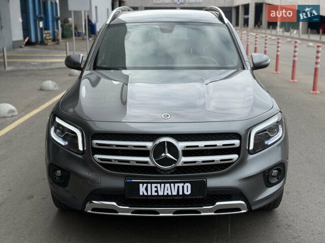Сірий Мерседес GLB-Class, об'ємом двигуна 1.99 л та пробігом 29 тис. км за 35000 $, фото 4 на Automoto.ua