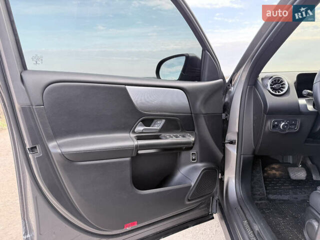 Серый Мерседес GLB-Class, объемом двигателя 1.95 л и пробегом 170 тыс. км за 30400 $, фото 21 на Automoto.ua