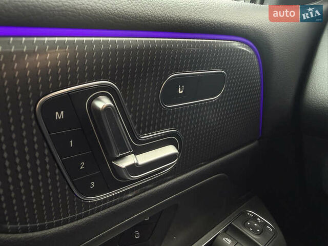 Сірий Мерседес GLB-Class, об'ємом двигуна 1.99 л та пробігом 29 тис. км за 35000 $, фото 26 на Automoto.ua