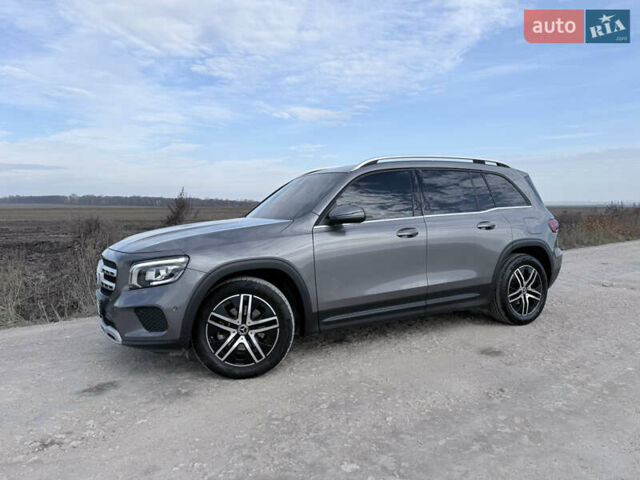 Серый Мерседес GLB-Class, объемом двигателя 1.95 л и пробегом 170 тыс. км за 30400 $, фото 3 на Automoto.ua