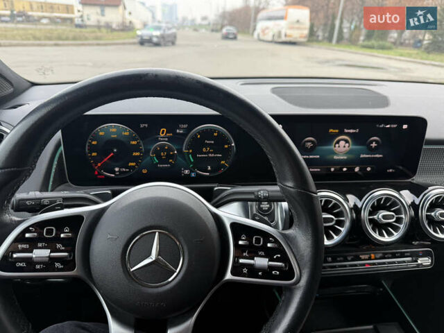 Синий Мерседес GLB-Class, объемом двигателя 1.99 л и пробегом 68 тыс. км за 27990 $, фото 28 на Automoto.ua