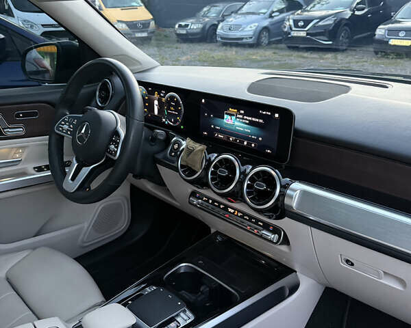 Синий Мерседес GLB-Class, объемом двигателя 1.99 л и пробегом 114 тыс. км за 29000 $, фото 40 на Automoto.ua