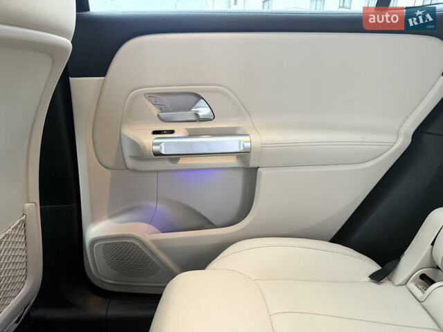 Синій Мерседес GLB-Class, об'ємом двигуна 1.99 л та пробігом 98 тис. км за 27000 $, фото 58 на Automoto.ua