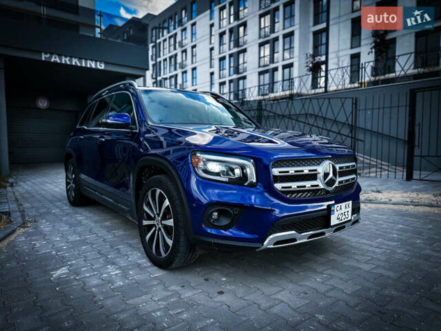 Синий Мерседес GLB-Class, объемом двигателя 1.99 л и пробегом 50 тыс. км за 26900 $, фото 3 на Automoto.ua