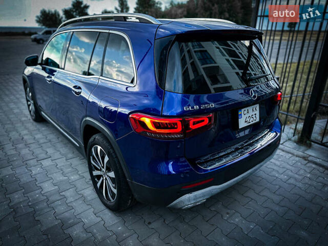 Синий Мерседес GLB-Class, объемом двигателя 1.99 л и пробегом 50 тыс. км за 26900 $, фото 8 на Automoto.ua
